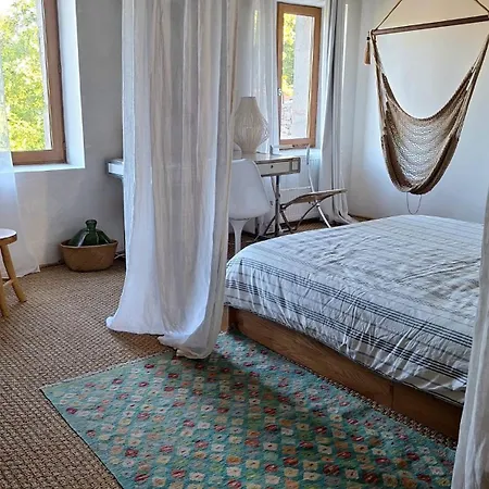 Du Pilat Bed & Breakfast 3*